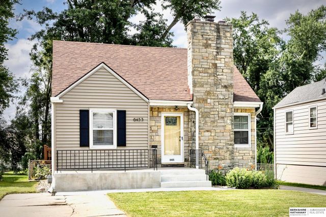 6455 Poppleton Avenue, Omaha, NE 68106