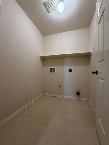 801 Dawlish DR, Pflugerville, TX 78660