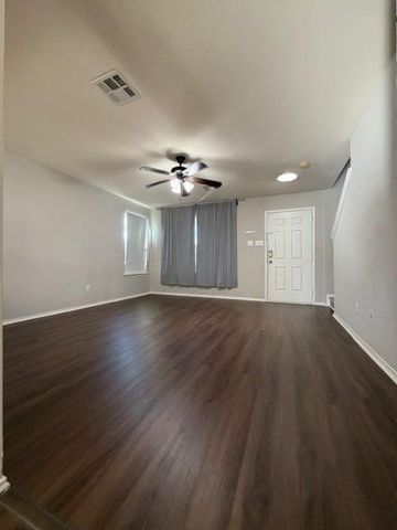 801 Dawlish DR, Pflugerville, TX 78660