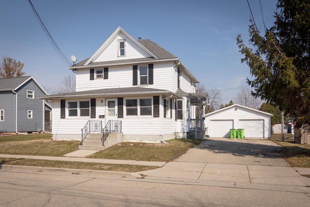 414 Grove STREET, Mayville, WI 53050