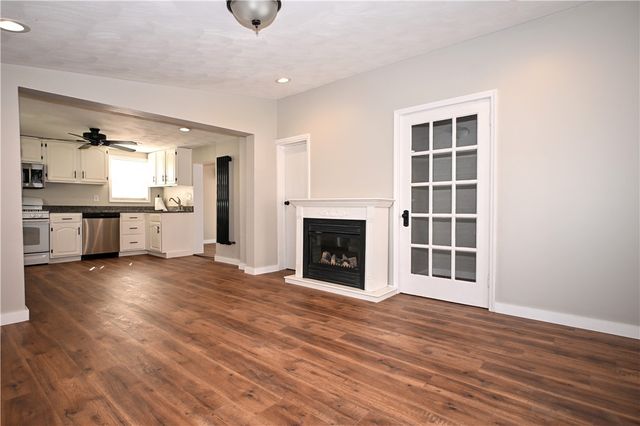 809 Franklin Ave, Connellsville, PA 15425