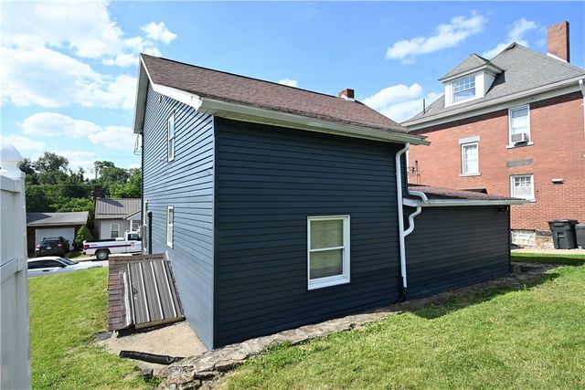 809 Franklin Ave, Connellsville, PA 15425