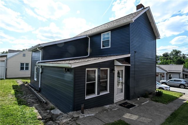 809 Franklin Ave, Connellsville, PA 15425