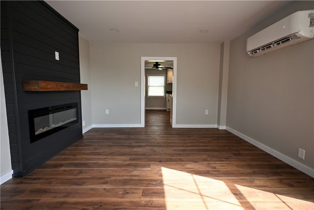 809 Franklin Ave, Connellsville, PA 15425