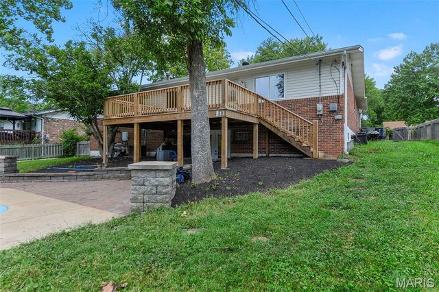 1004 Bridgeport Drive, Ellisville, MO 63011