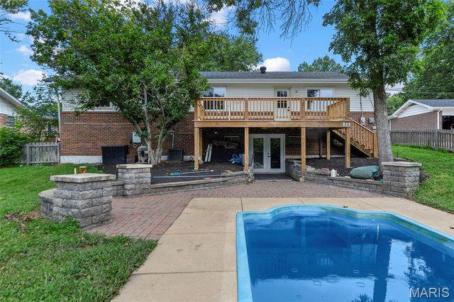 1004 Bridgeport Drive, Ellisville, MO 63011