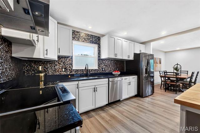 1004 Bridgeport Drive, Ellisville, MO 63011