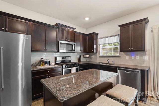 9836 Oak Barrel Lane, Charlotte, NC 28215