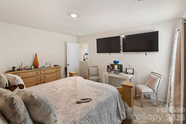 9836 Oak Barrel Lane, Charlotte, NC 28215