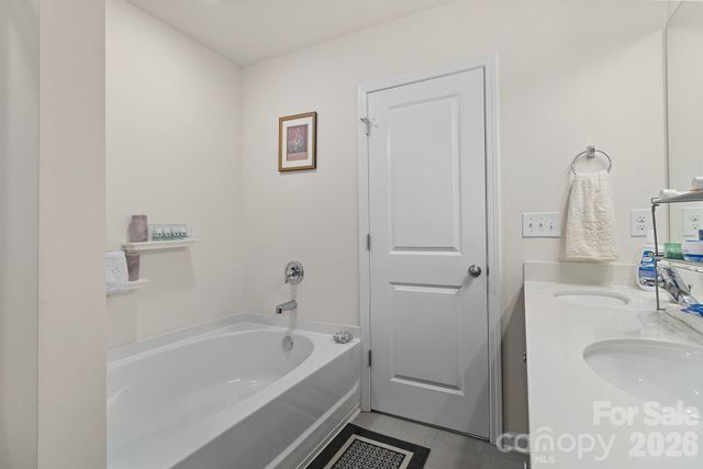 9836 Oak Barrel Lane, Charlotte, NC 28215