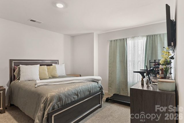 9836 Oak Barrel Lane, Charlotte, NC 28215