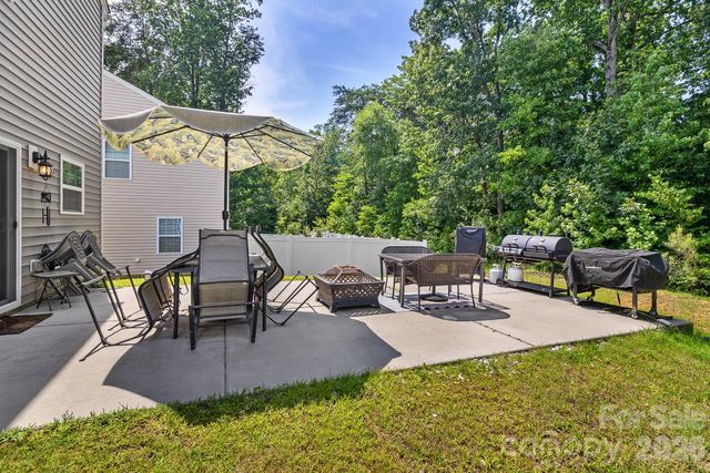 9836 Oak Barrel Lane, Charlotte, NC 28215