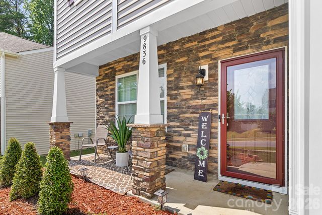 9836 Oak Barrel Lane, Charlotte, NC 28215