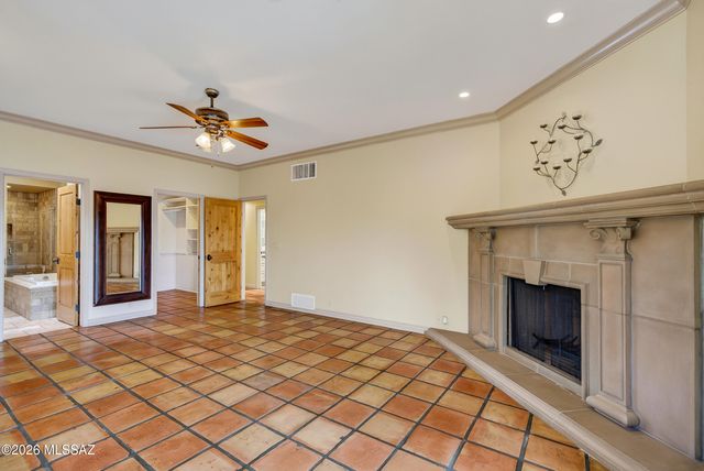 6830 N Solaz Cuarto, Tucson, AZ 85718
