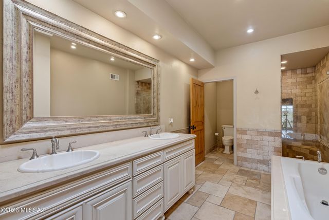 6830 N Solaz Cuarto, Tucson, AZ 85718