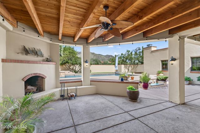 6830 N Solaz Cuarto, Tucson, AZ 85718