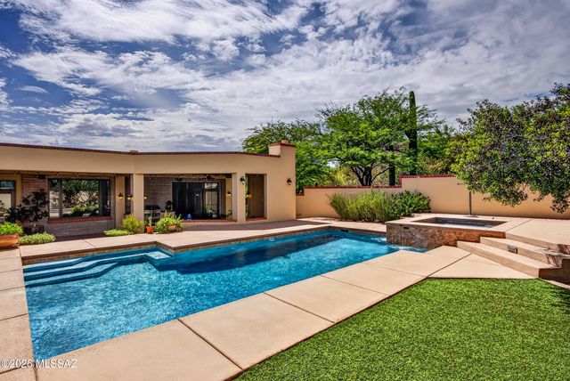 6830 N Solaz Cuarto, Tucson, AZ 85718