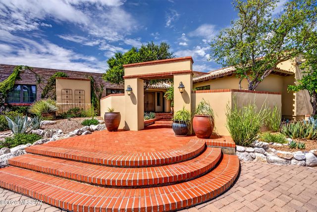 6830 N Solaz Cuarto, Tucson, AZ 85718