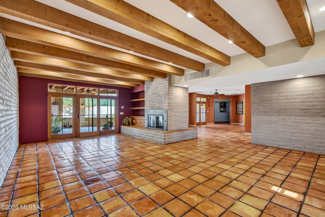 6830 N Solaz Cuarto, Tucson, AZ 85718