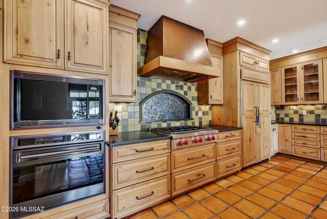 6830 N Solaz Cuarto, Tucson, AZ 85718