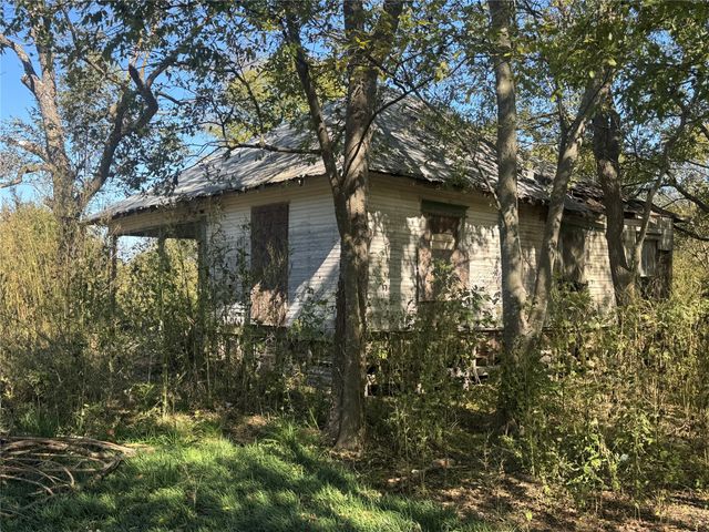 817 S Elm Street, Mart, TX 76664