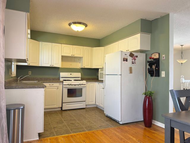7640 Unity Avenue N, Brooklyn Park, MN 55443