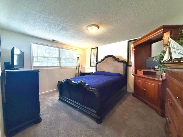 7640 Unity Avenue N, Brooklyn Park, MN 55443