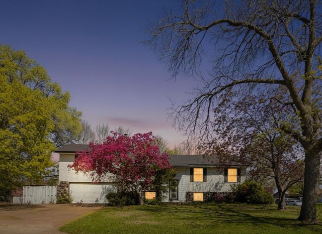 7640 Unity Avenue N, Brooklyn Park, MN 55443