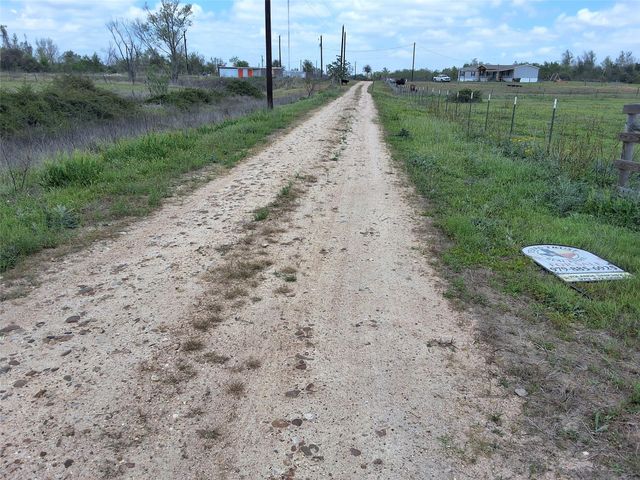 1089 Noble Lane, Alleyton, TX 77434