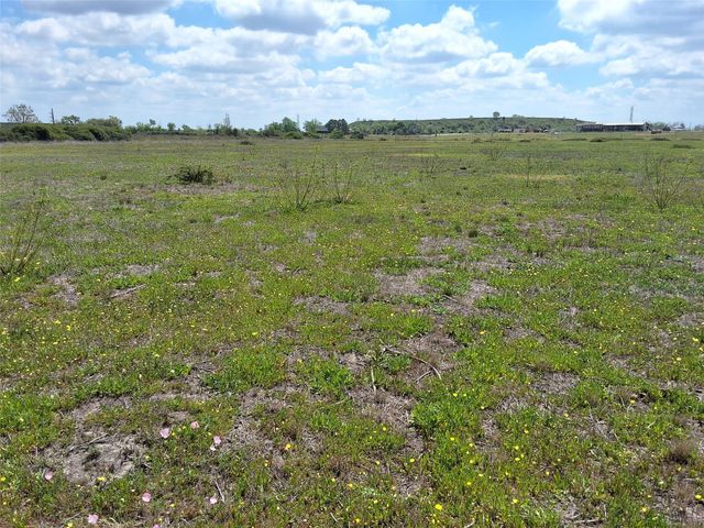1089 Noble Lane, Alleyton, TX 77434