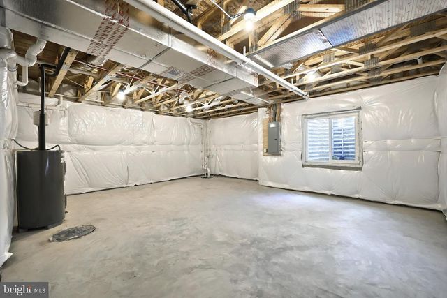 1022 TRINITY RD, York, PA 17408