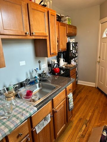 1614 N Harding Avenue 2W, Chicago, IL 60647