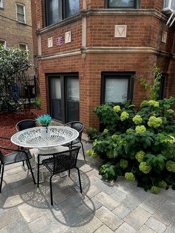 1614 N Harding Avenue 2W, Chicago, IL 60647