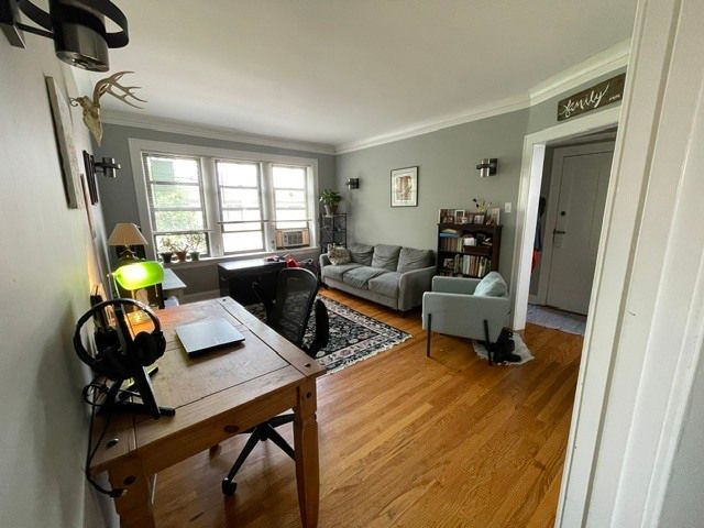 1614 N Harding Avenue 2W, Chicago, IL 60647