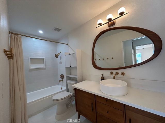 5036 Echo Street 201, Los Angeles, CA 90042