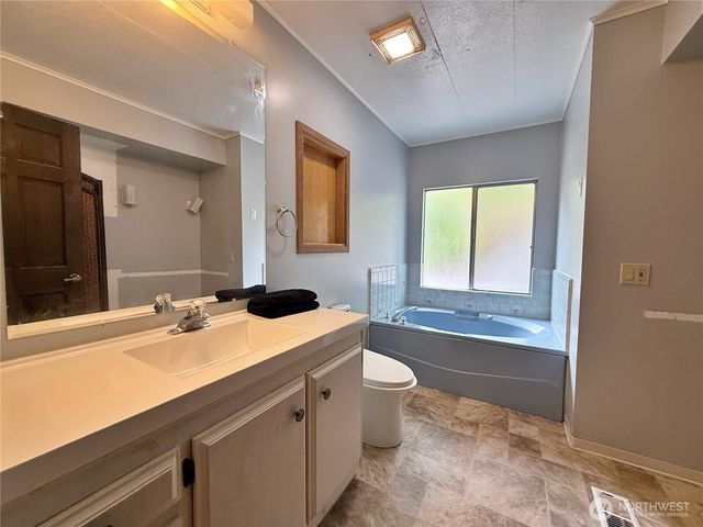 3459 US Highway 12, Silver Creek, WA 98564