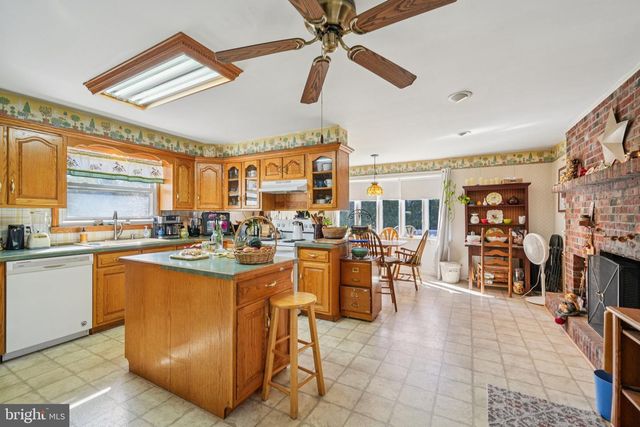 101 RIO GRANDE AVE, Rio Grande, NJ 08242