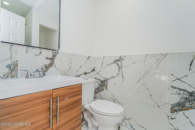 144 Monmouth Road, Oakhurst, NJ 07755