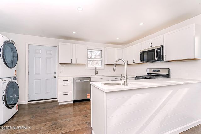 144 Monmouth Road, Oakhurst, NJ 07755