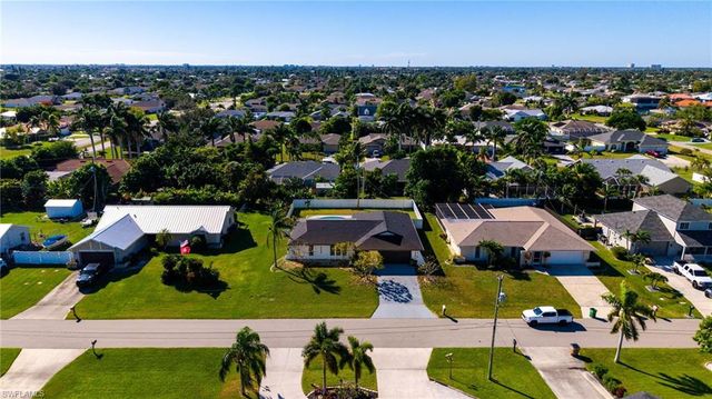 618 SE 28th TER, Cape Coral, FL 33904