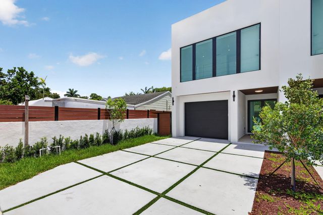 704 SW 9th Street, Fort Lauderdale, FL 33315