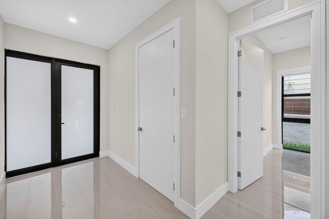 704 SW 9th Street, Fort Lauderdale, FL 33315