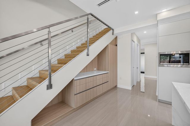 704 SW 9th Street, Fort Lauderdale, FL 33315