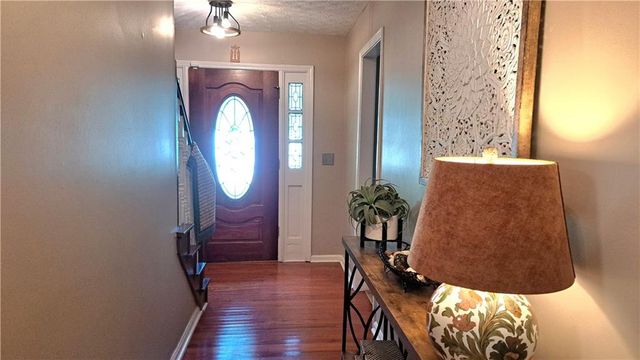 110 Acorn Drive, Mcdonough, GA 30253