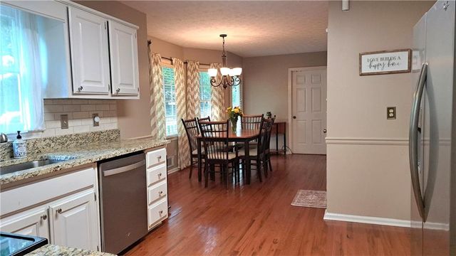 110 Acorn Drive, Mcdonough, GA 30253