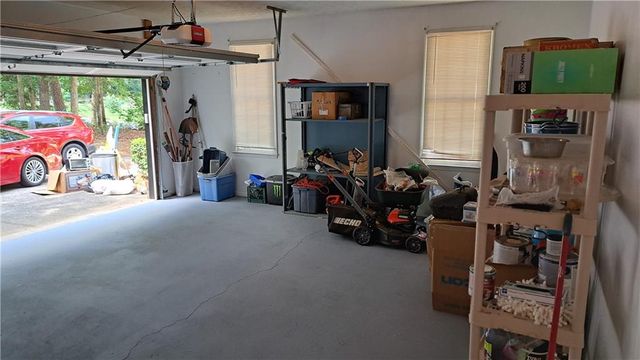 110 Acorn Drive, Mcdonough, GA 30253