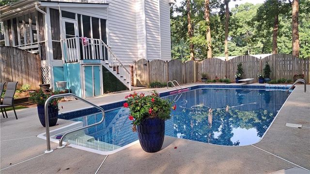110 Acorn Drive, Mcdonough, GA 30253