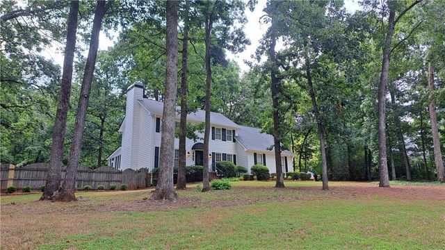 110 Acorn Drive, Mcdonough, GA 30253