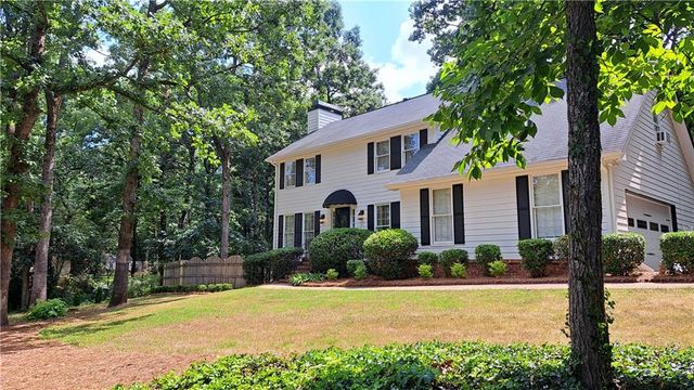 110 Acorn Drive, Mcdonough, GA 30253