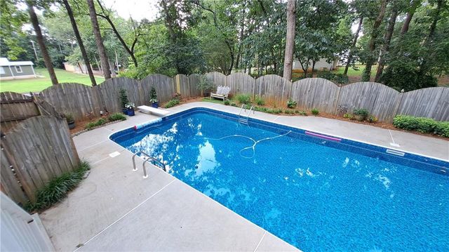 110 Acorn Drive, Mcdonough, GA 30253